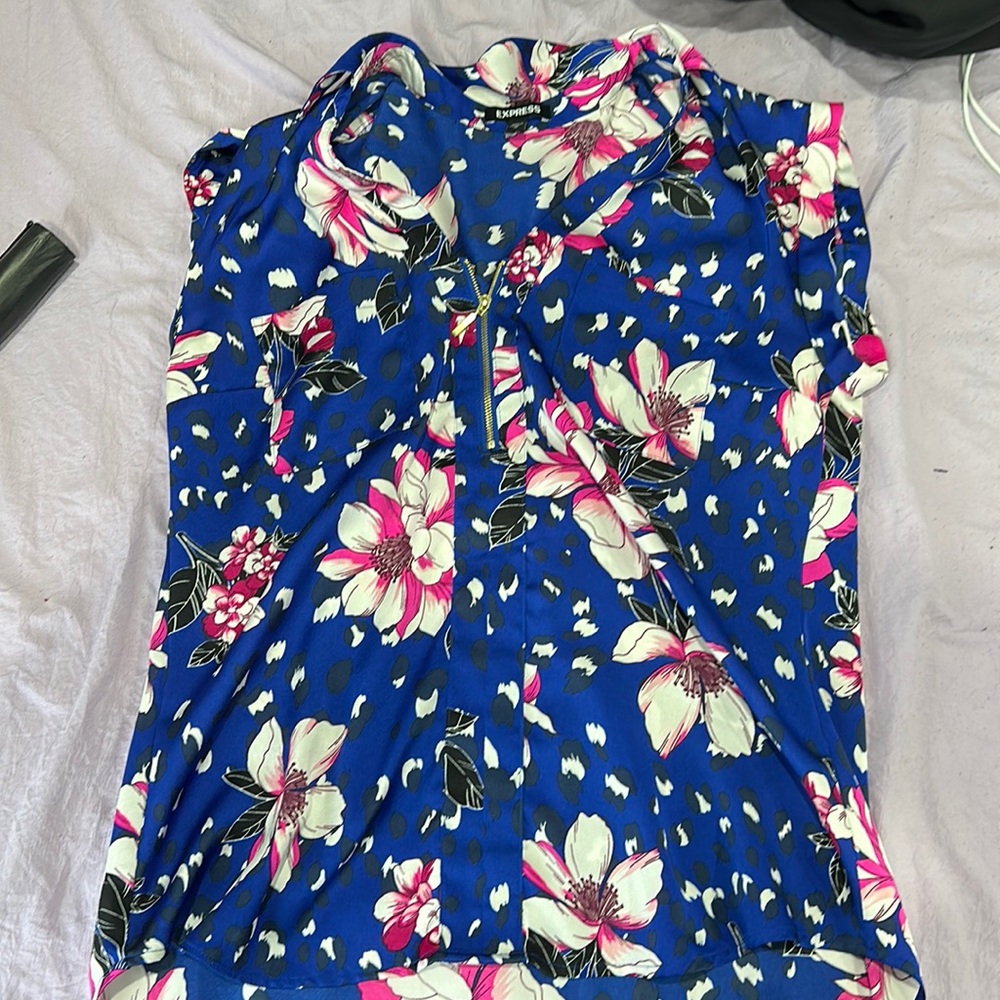 Floral collared top